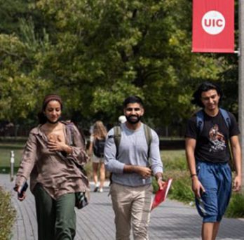 UIC students arriving for classes 